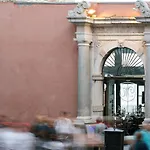 Ξενοδοχείο Metropole 5*