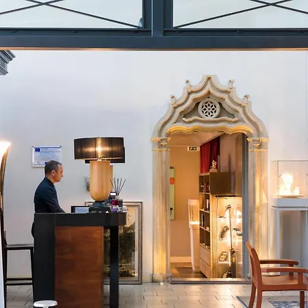 Metropole Hotel