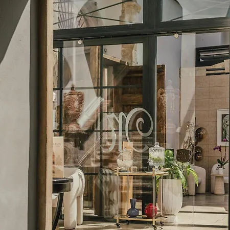 Metropole فندق تاورمينا