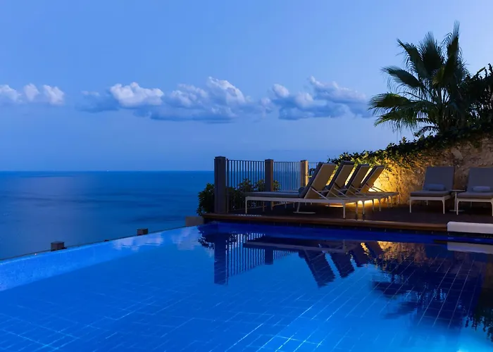 都市之家酒店 5* 陶尔米纳