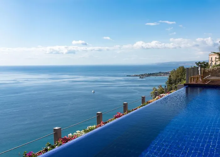 都市之家酒店 陶尔米纳